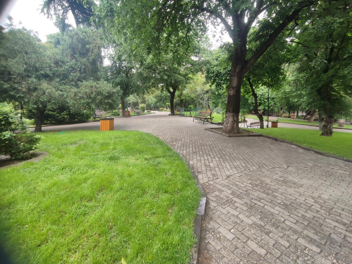 G&L Apartments Тбилиси Екстериор снимка